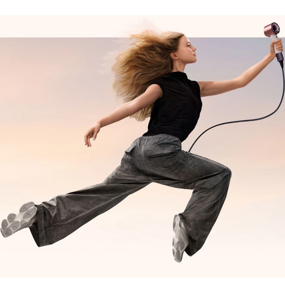 Dyson Supersonic Travel hair dryer, Ceramic pink/Rose gold close-up